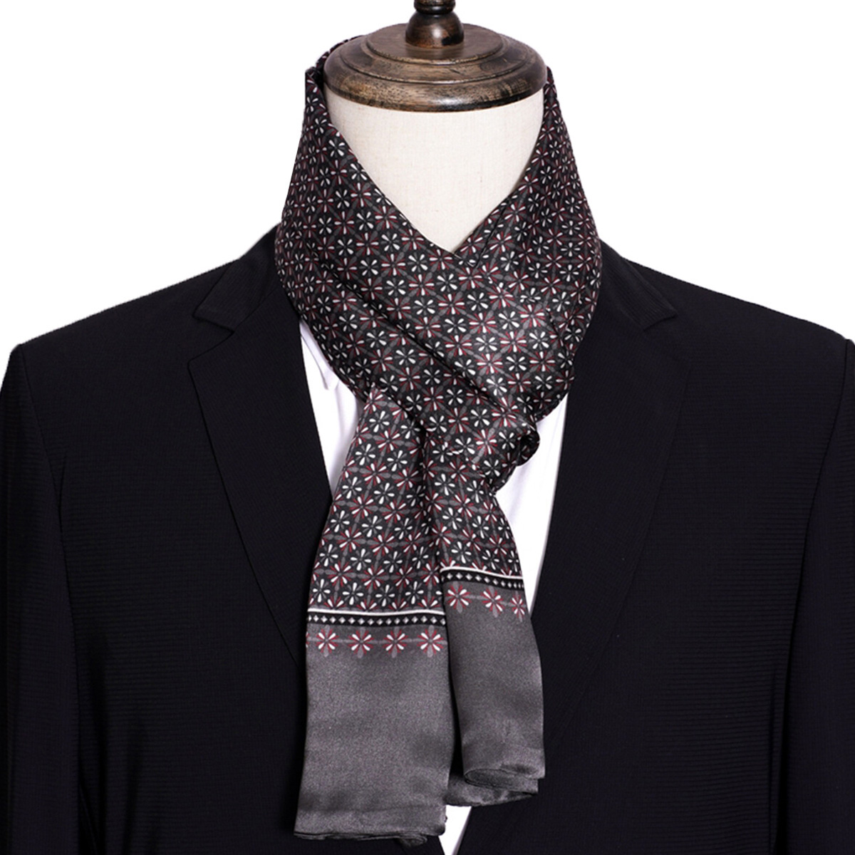 Neuer gestreifter Seidenschal  – Men Accessories For Neck Bewertung und Preis